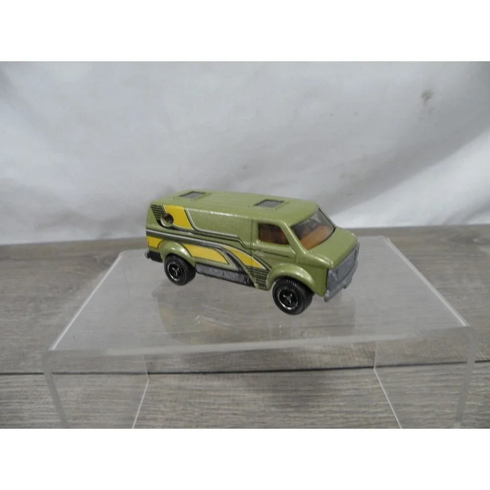 Matchbox 2006 Chevy Van MB709 Green Yellow Stripes 1974 Chevrolet Diecast Toy